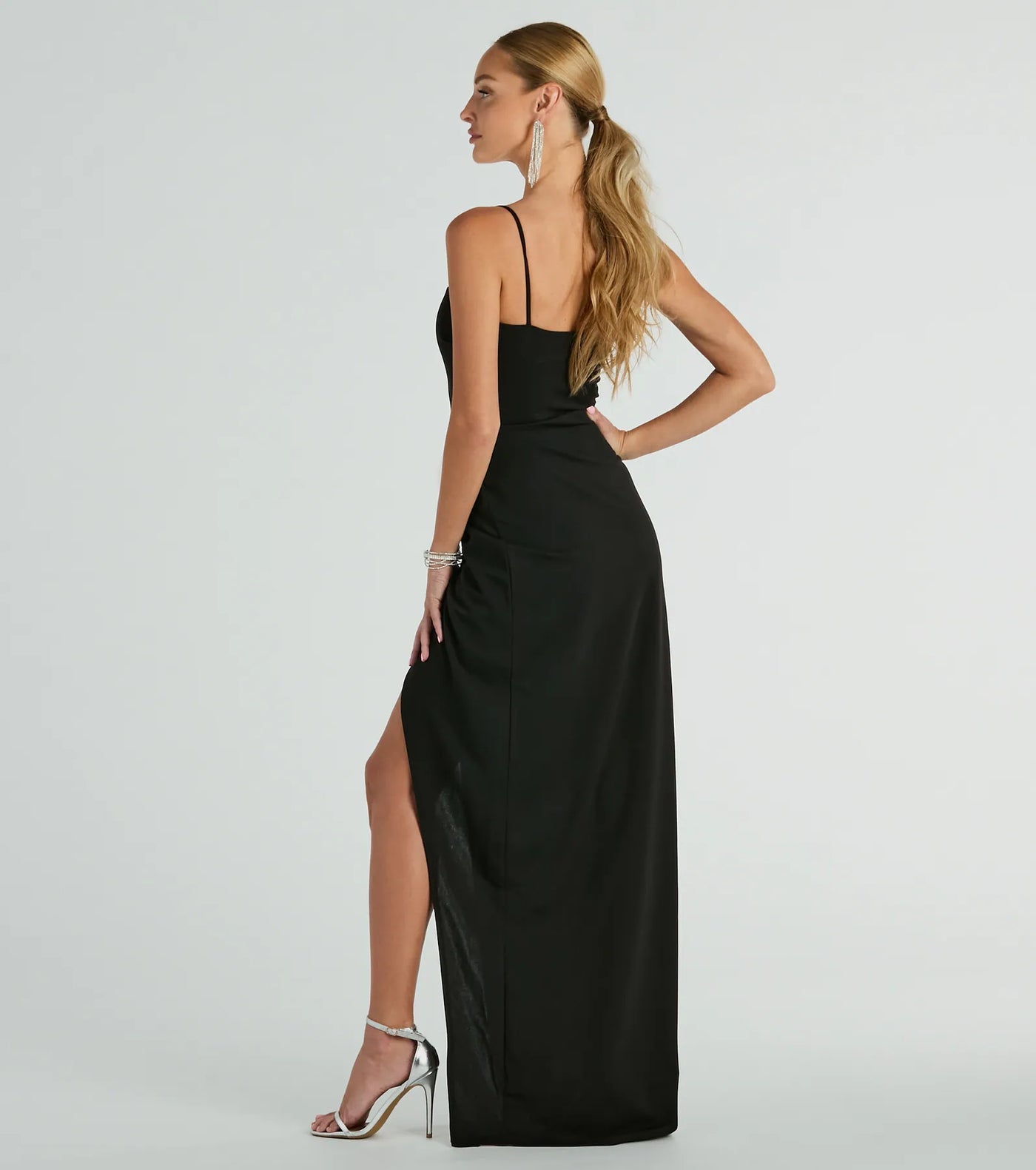 Christie Sleeveless Slim Crepe Formal Dress