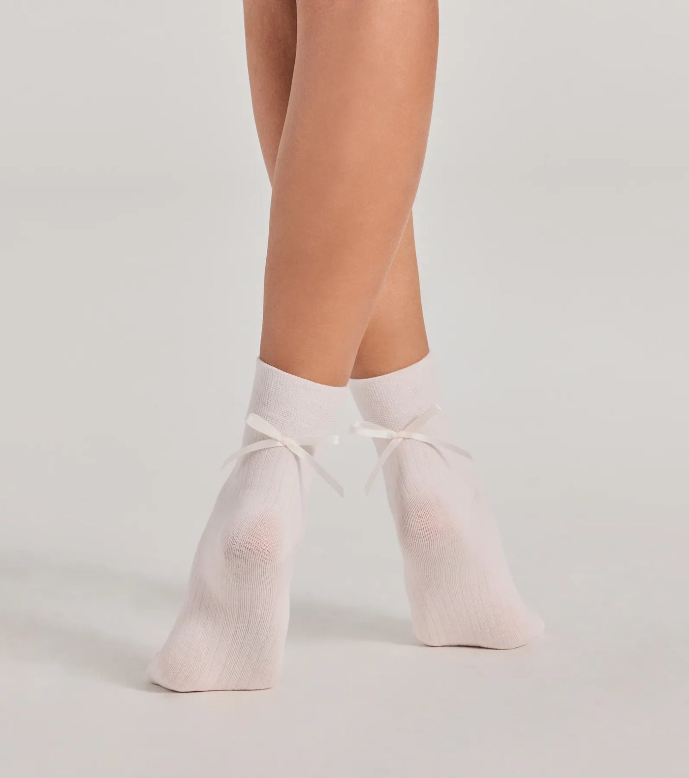 Oh-So-Adorable Bow Detail Socks