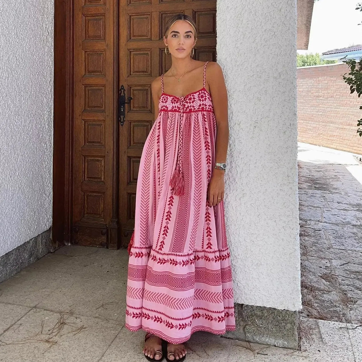 Gesmoktes Maxikleid mit Spaghettiträgern, fließendes Boho-Kleid