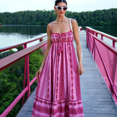 Gesmoktes Maxikleid mit Spaghettiträgern, fließendes Boho-Kleid